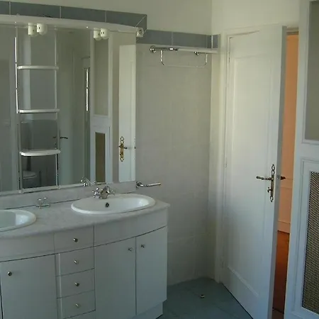 Claire Deluxe * كان