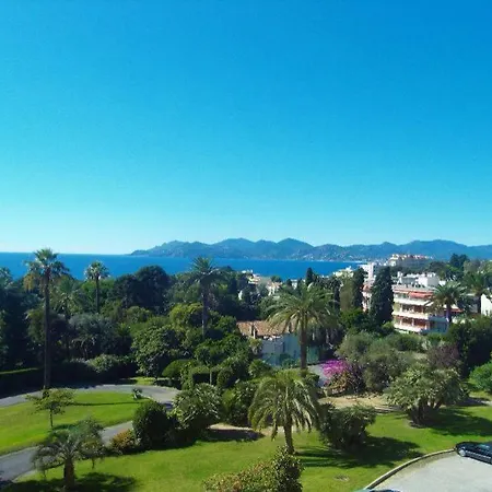 Апартаменты Claire Deluxe