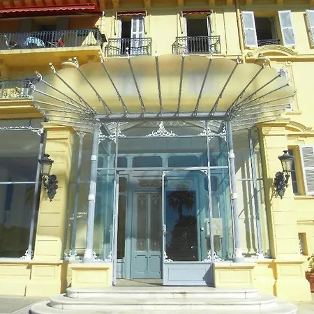 Claire Deluxe Канны