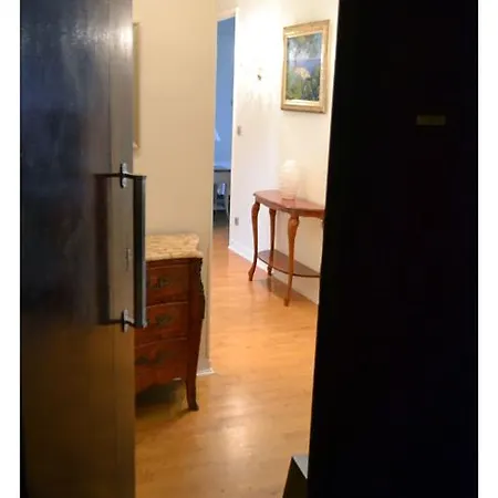 Claire Deluxe Appartement *
