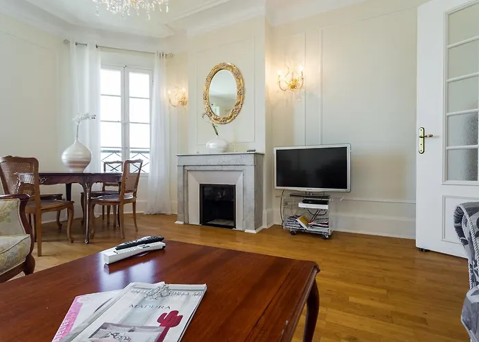 Claire Deluxe * Cannes